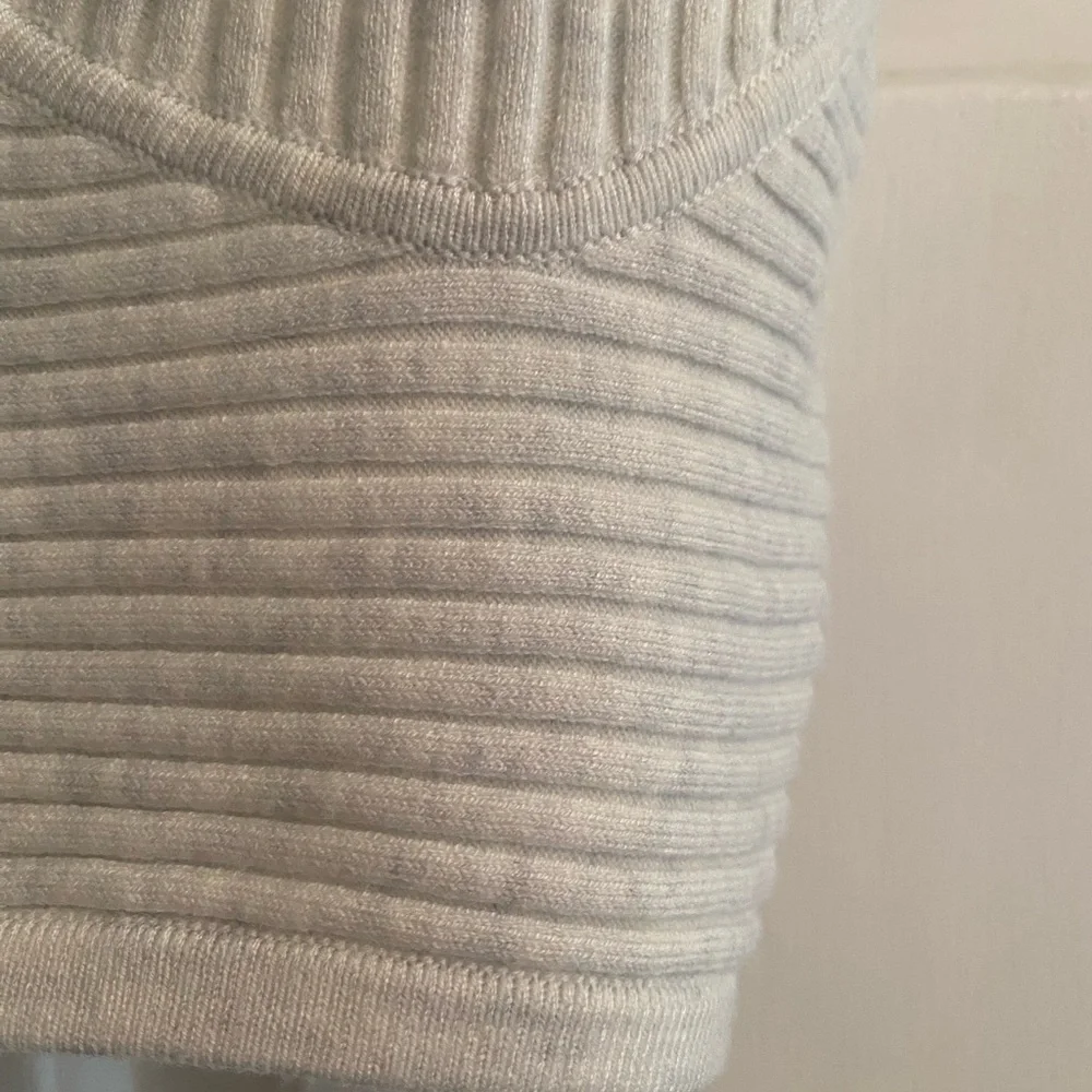 Aerie Light Weight Heather Grey Sweater Crop Top Size M - Picture 3 of 6